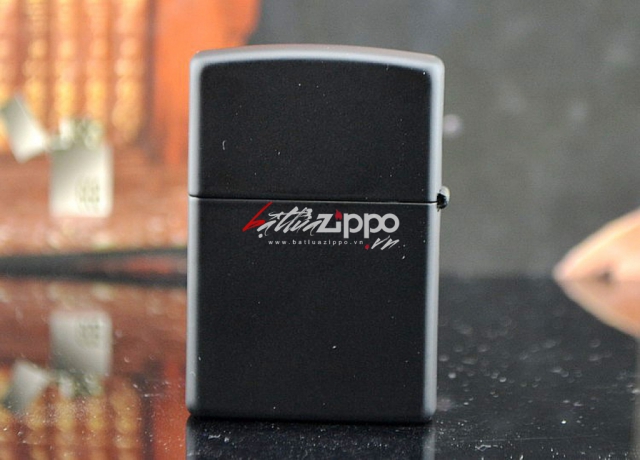 Bật lửa zippo ZP 28.882 logo đầu lâu chính hãng sơn sần 2015