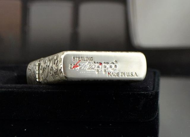 Bật lửa zippo chính hãng bạc nguyên khối  khắc hoa văn bạc nổi
