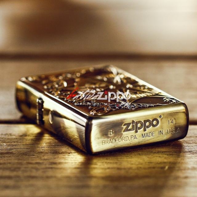 Bật lửa Zippo chạm khắc sâu hình la bàn bằng đồng
