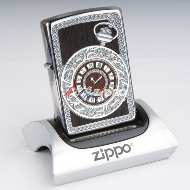 Bật lửa Zippo khắc họa tiết đồng hồ cổ