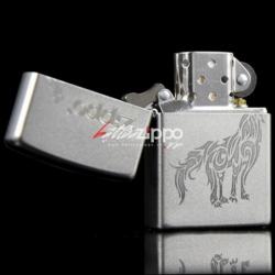Bật lửa Zippo chính hãng bạc mờ cát khắc Sói hú - Mã SP: ZPC0209