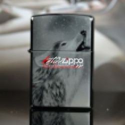 Bật lửa Zippo chính hãng đen hình Sói tuyết hú - Mã SP: ZPC0219